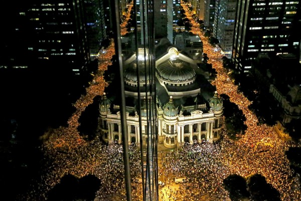 Brasil con movilizaciones, represión, marchas y un lema: «el pueblo despertó»
