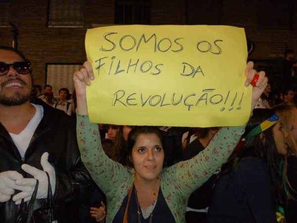 Desde Brasil: movilizaciones, izquierda, derecha, medios, FIFA, Dilma, movimientos sociales, lo que dice el MST, represión, futuro, y otras encrucijadas