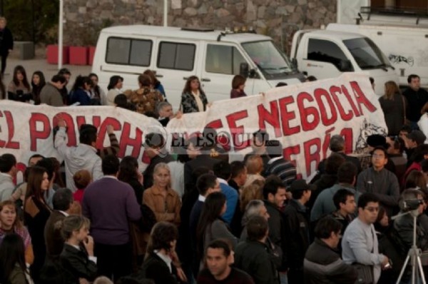 El poncho no se negocia: 12 detenidos en Catamarca por denunciar la entrega a las mineras