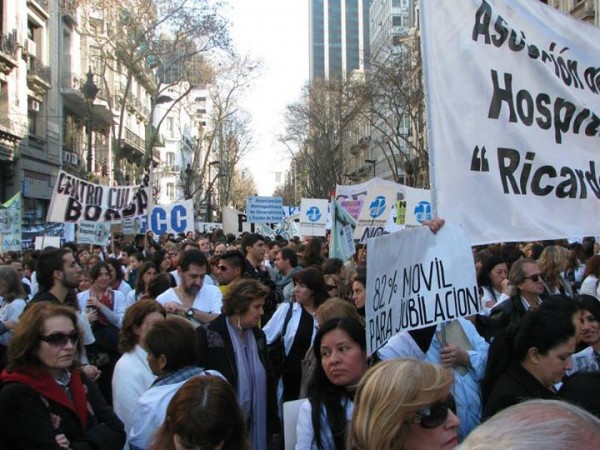 A la calle por el hospital público