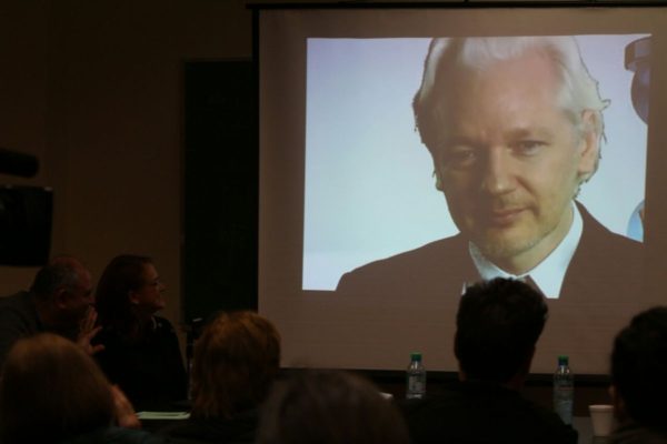 La telefonferencia con Assange