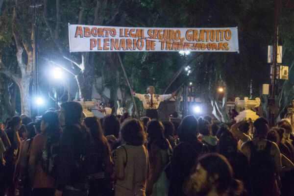 «Vamos a abortar/ en el hospital»: cantá el hit del Encuentro Nacional de Mujeres