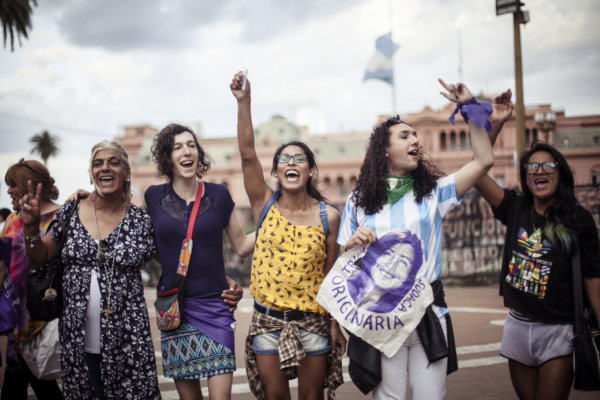 #GritazoTrans: la primera ronda trava a la Pirámide de Plaza de Mayo