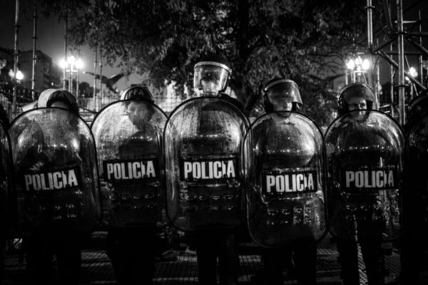 Docentes vs. Policías: de qué lado estás