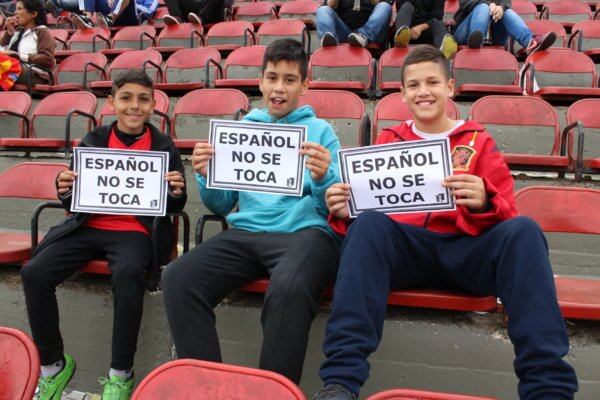Deportivo Español: bajen las armas, acá solo hay chicos jugando