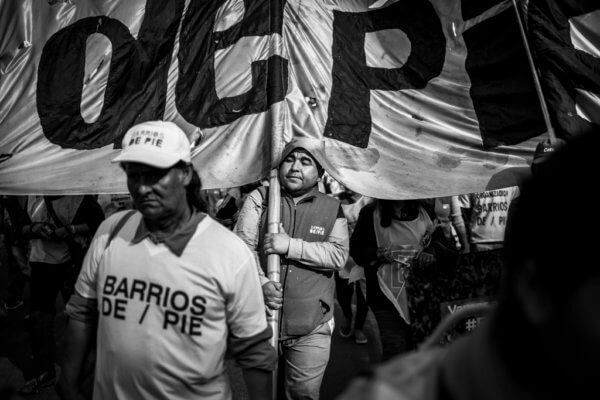 San pan y trabajo: multitudinaria movilización a Plaza de Mayo