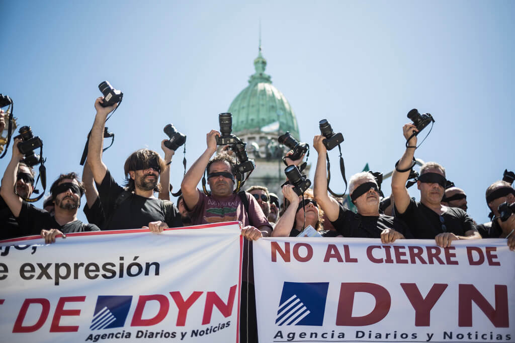 Alerta DyN: 100 trabajadores podrían sumarse a los 2500 despidos en prensa