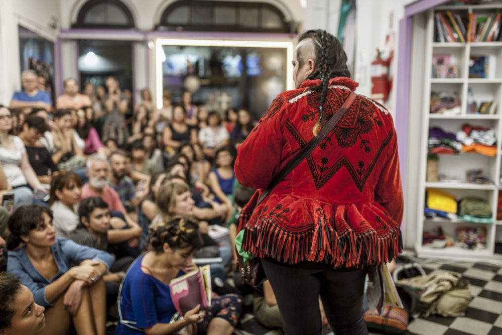 Diez claves para repensar y sacudir el feminismo hoy: María Galindo en Mu
