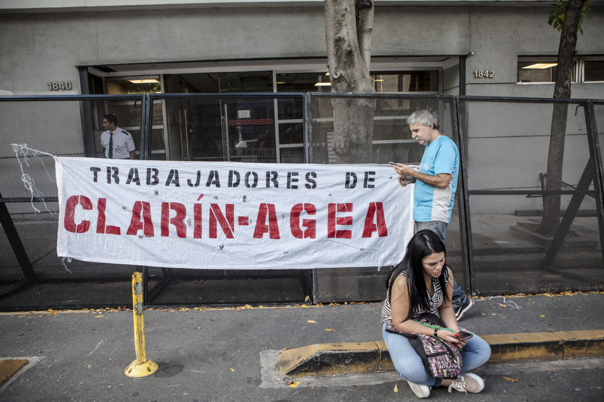 Despidos masivos en Clarín: historias de otro capítulo del «periodismo de infantería»