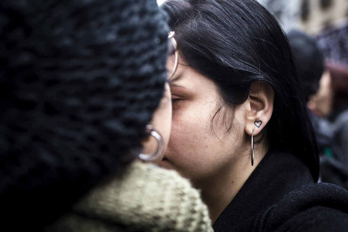 Un año de prisión en suspenso para Marian Gómez por besar: “Vamos a seguir resistiendo”
