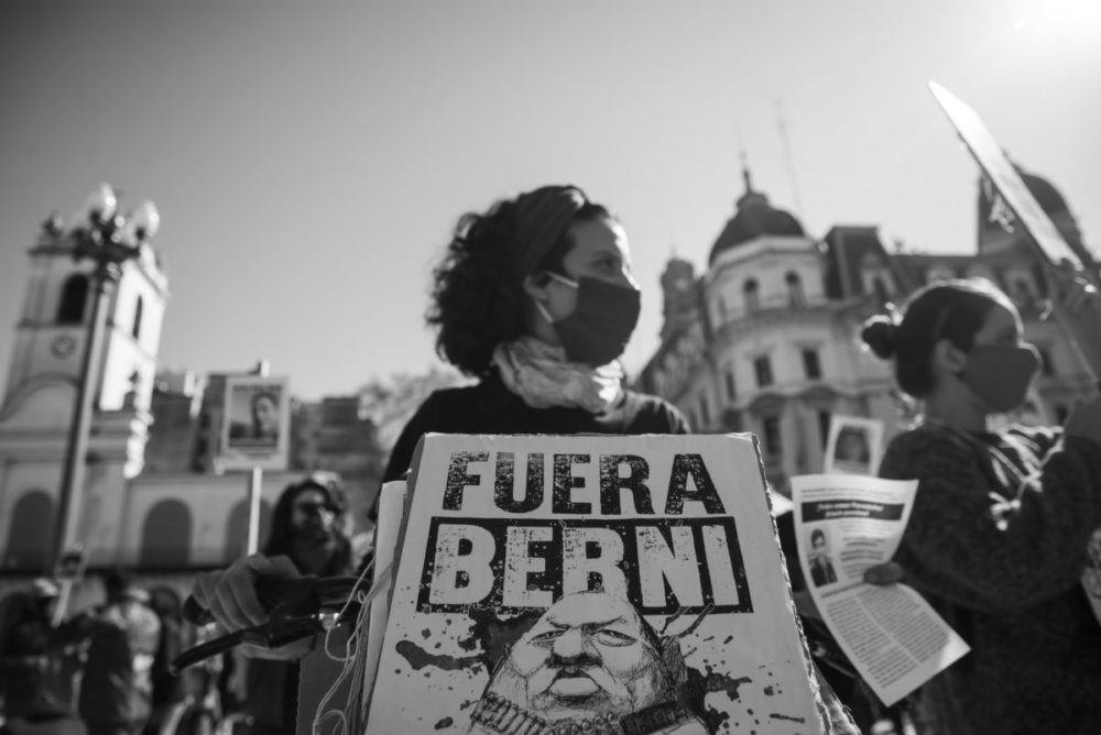 6º Marcha Nacional contra el Gatillo Fácil: un cementerio en Plaza de Mayo, una ceremonia colectiva y un grito actual: “Fuera Berni”