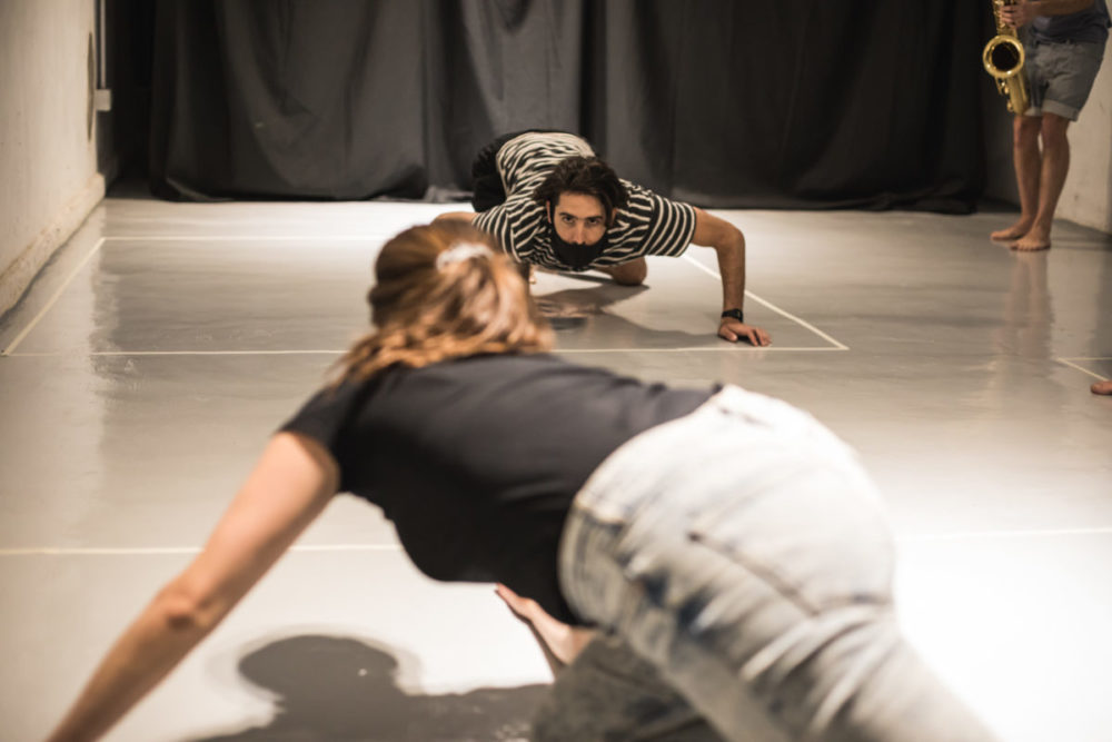 Re-ritualizar el teatro: la propuesta de bailar para conquistar los espacios de cultura