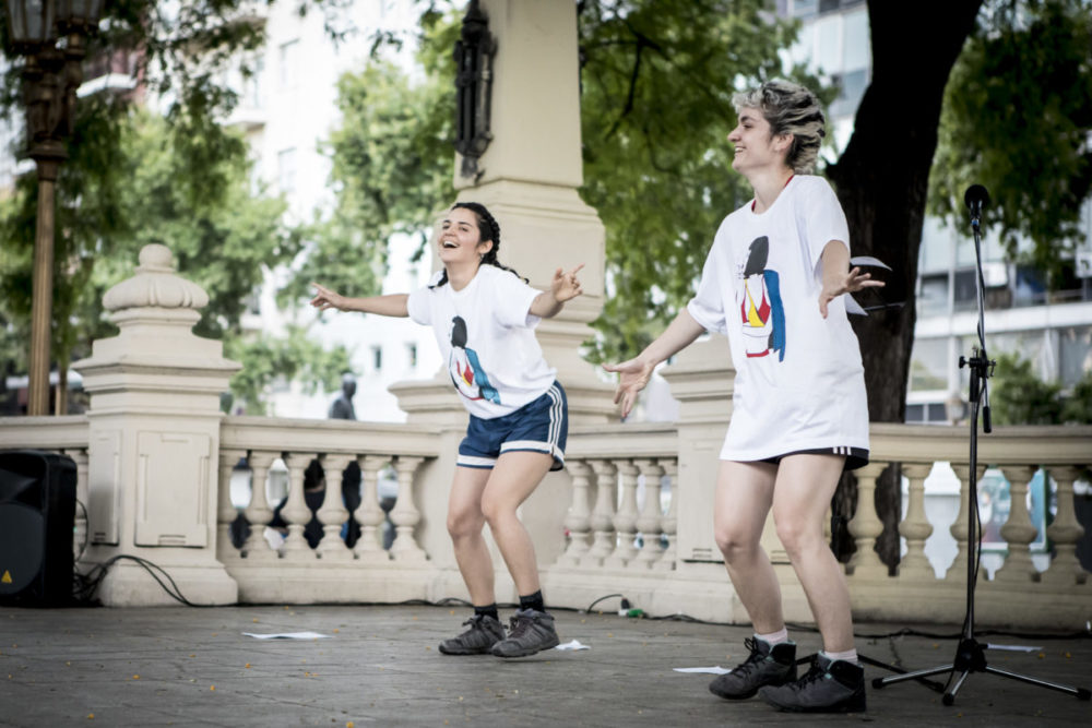 Bailar la vereda: la potencia del movimiento, el goce compartido y los cuerpos que sueñan