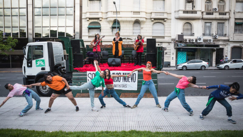 Cuando el arte cura: Susy Shock, un camión y una Posta Sanitaria Cultural móvil por toda la ciudad