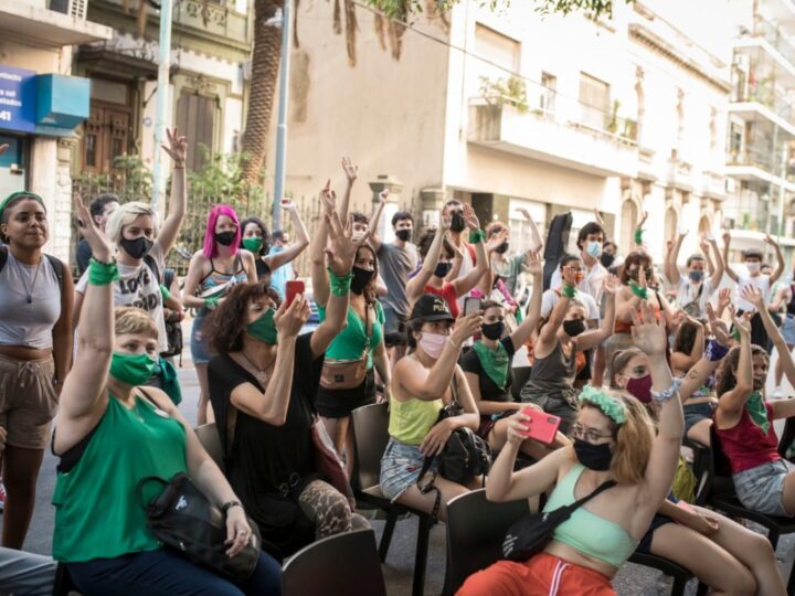 Del folklore al freestyle: una edición especial de la Posta Sanitaria Cultural al grito de Aborto Legal